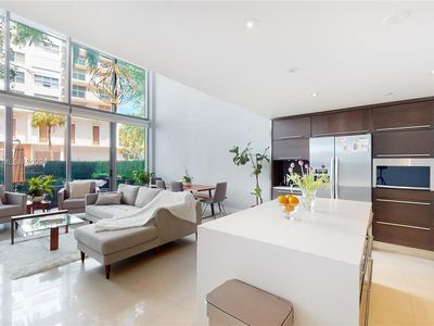 6000 Collins Ave APT 125, Miami Beach, FL, 33140