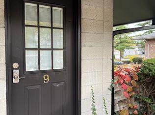 4600 Post Rd #9, East Greenwich, RI 02818