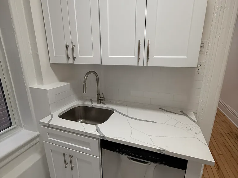 57 W 10th St #7B — Photo 5