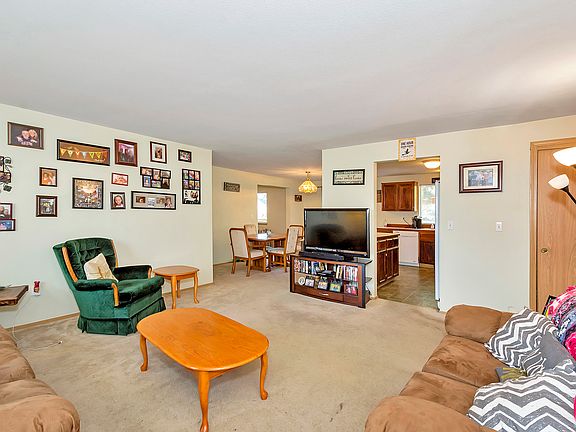 3rd image of 8912 19th Ave E
