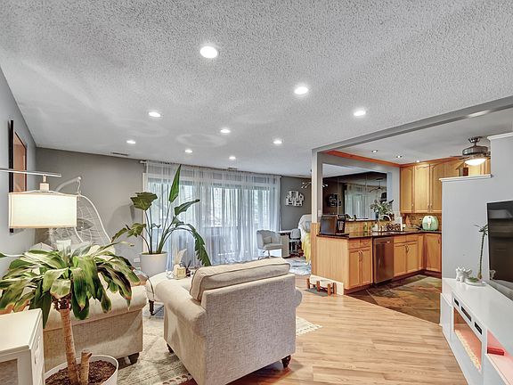 2nd image of 11212 Cottonwood Dr #D
