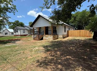708 School Dr, Hughes Springs, TX 75656