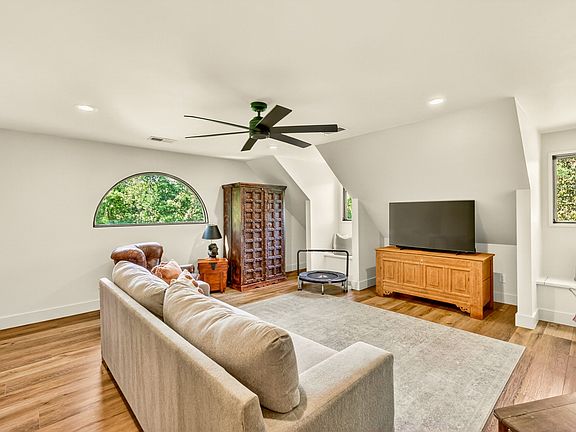 26th image of 2153 Williamsport Pike