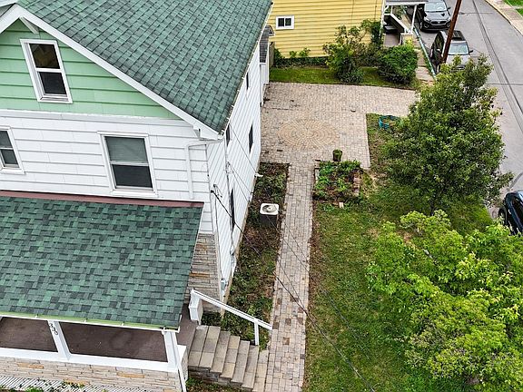 4th image of 330 Overdale St