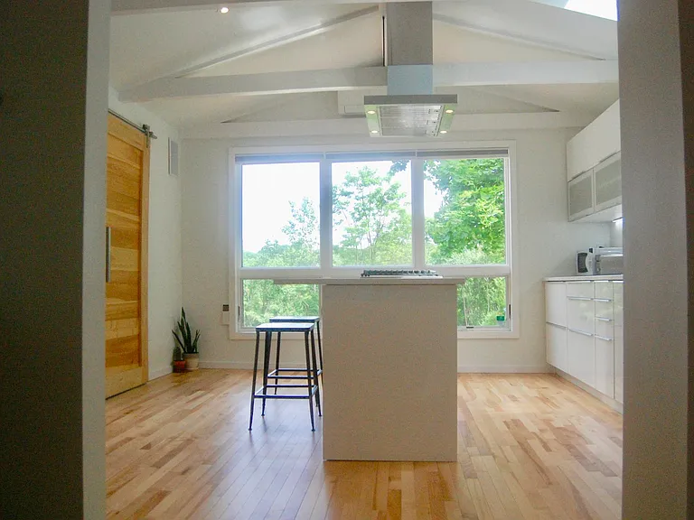 1014 Exchange St — Photo 2