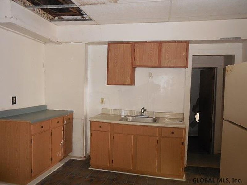 5th image of 198 STOW Avenue