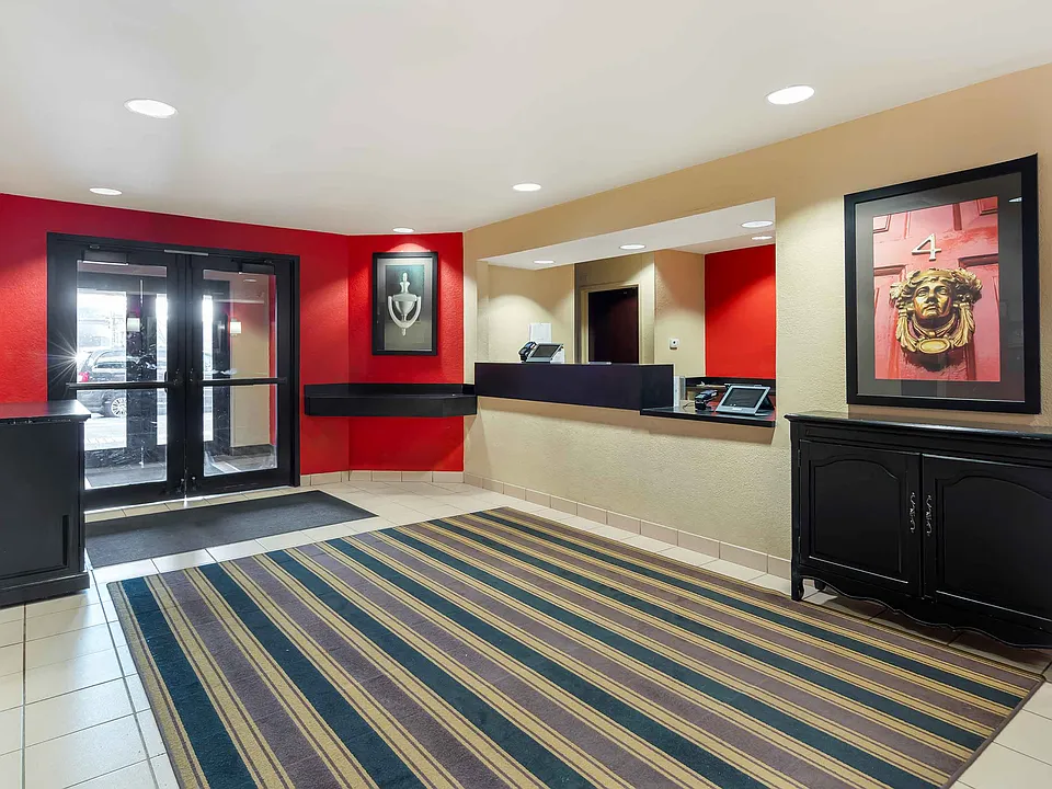 Lobby and Guest Check-in