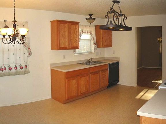 005_Eat-in DiningKitchen_06162022