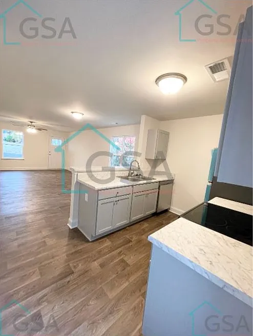 2 bed, 1.5 bath, $1,250 — Photo 4
