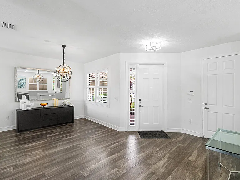 8300 Calabria Lakes Dr — Photo 5