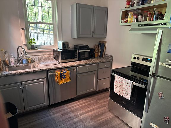 4th image of 228 Chesterfield Rd