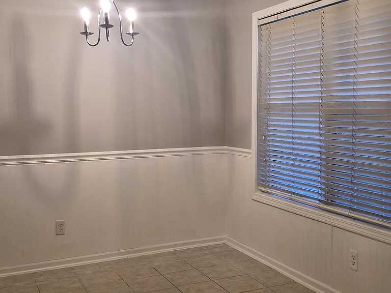 2390 Manor Oak Ct — Photo 6