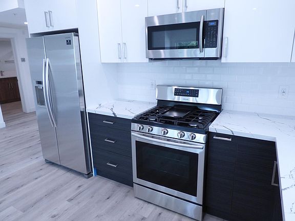 4th image of 947 Wilcox Ave #201