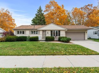 1603 Jasmine Dr, Manitowoc, WI 54220