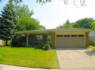 28353 Queens Ct, Warren, MI 48093
