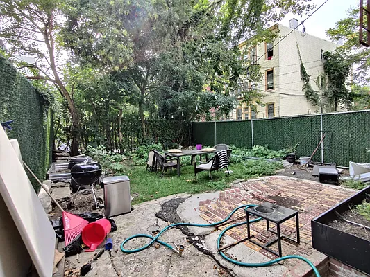 Rented by Signature Property Realty | media 1