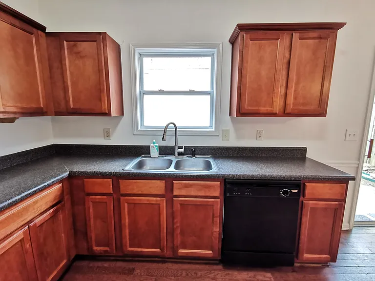 2073 Executive Dr — Photo 12