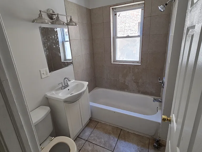 4311 W Flournoy St #4319-1S — Photo 4