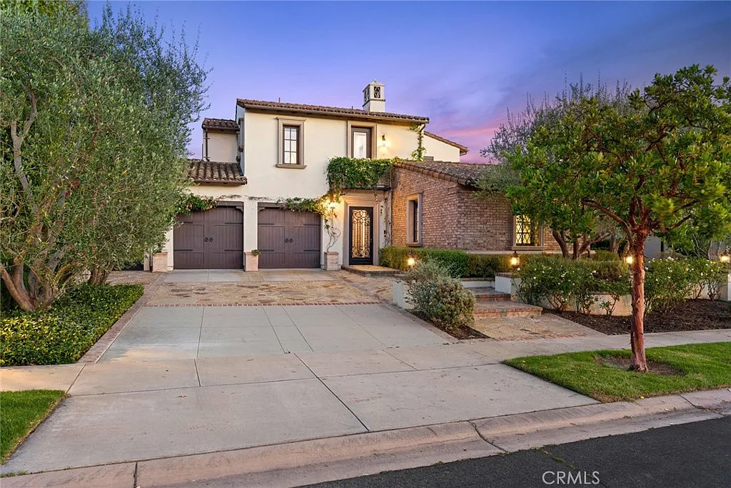 5 bed, 4.5 bath, 4365 sqft, $15,000 — Photo 1