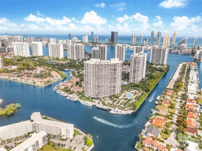 1000 W Island Blvd APT 2810, North Miami Beach, FL, 33160