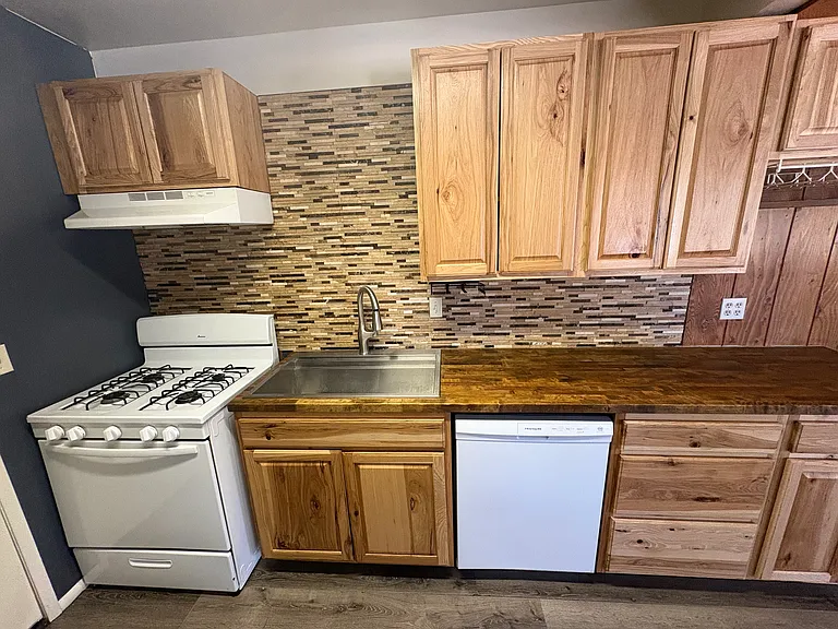 2112 4th Ln — Photo 4