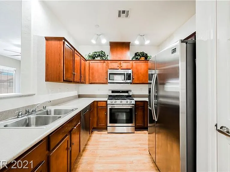 6868 Sky Pointe Dr #2051 — Photo 13