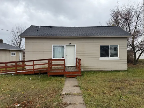 118 1st St NW, Cass Lake, MN 56633