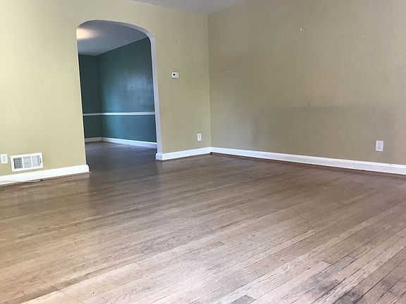 4th image of 250 Blakeney Rd