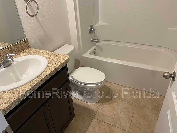 5th image of 921 Summer Glen Dr