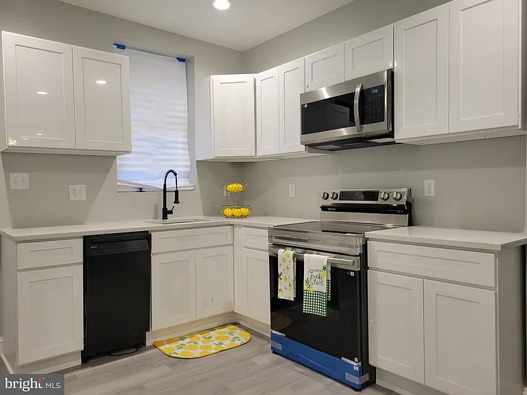 2745 W Mosher St — Photo 10