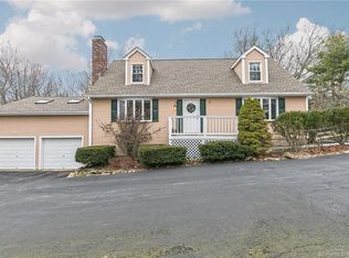 301 Leavenworth Rd, Shelton, CT 06484