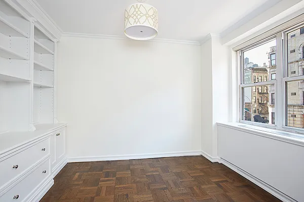 Sold by Compass | media 18