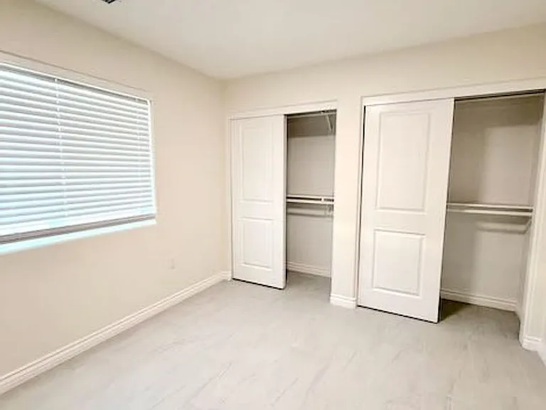 Spacious 3BR/2BA Home with Open Floor Plan, Garage & Washer/Dryer — Photo 74