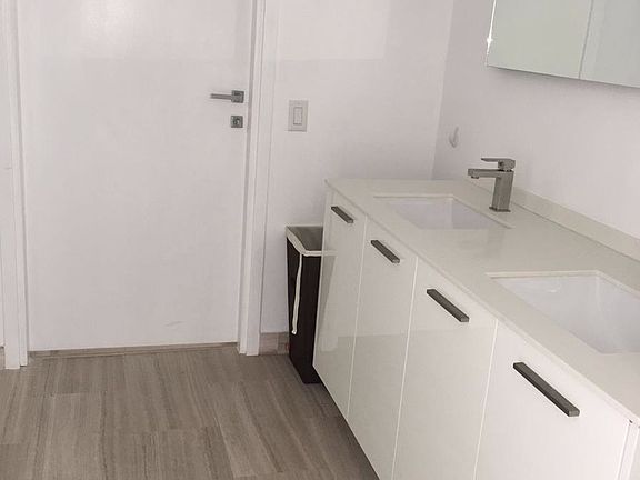 5th image of 1300 Brickell Bay Dr APT 1002