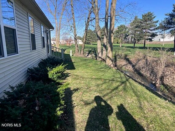 5th image of 2219 Redbud Ln