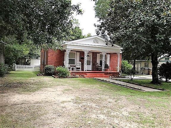 3rd image of 1604 E Baars St