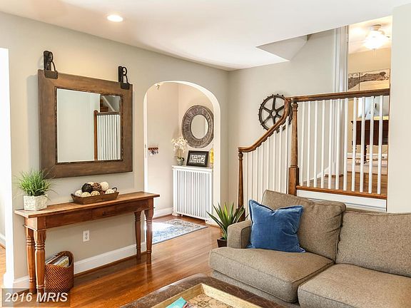 2nd image of 5127 Fairglen Ln