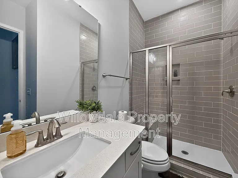 111 N Parkside Dr — Photo 29