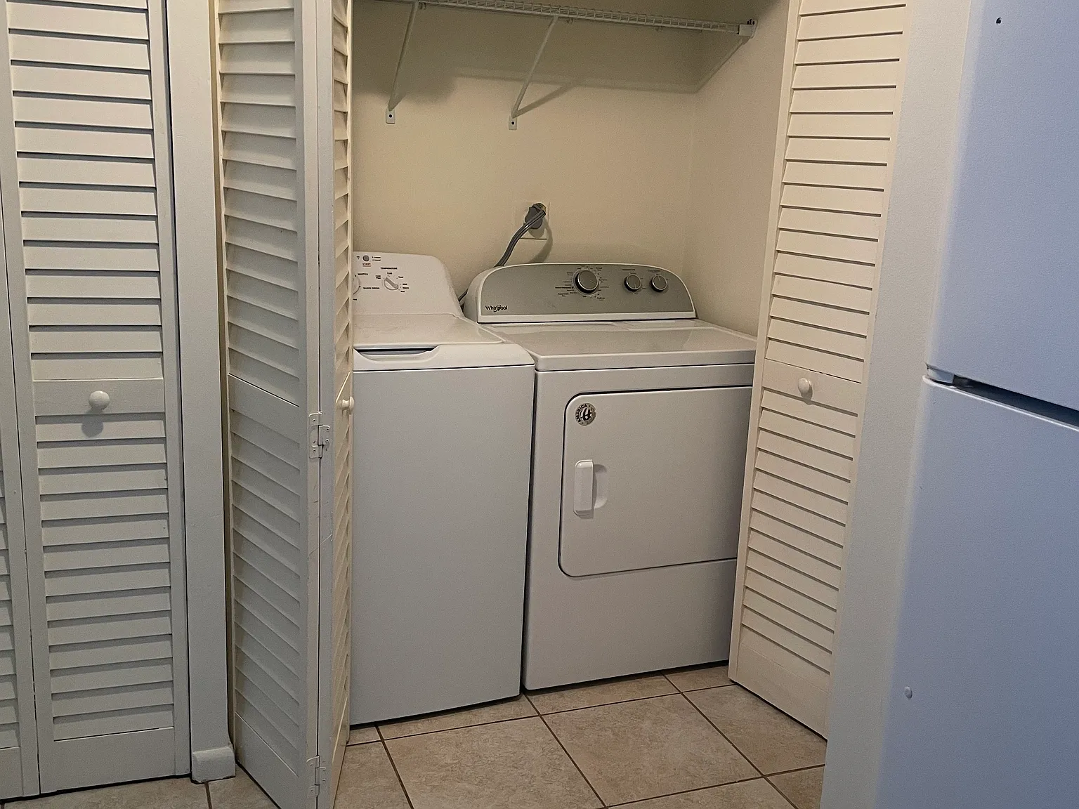 2 bed, 975 sqft, $1,985 — Photo 4