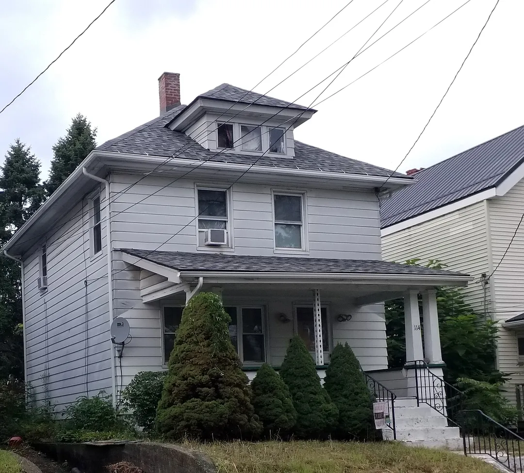 1114 E 5th St photo 1