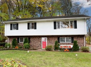 152 Skylands Rd, Ringwood, NJ 07456