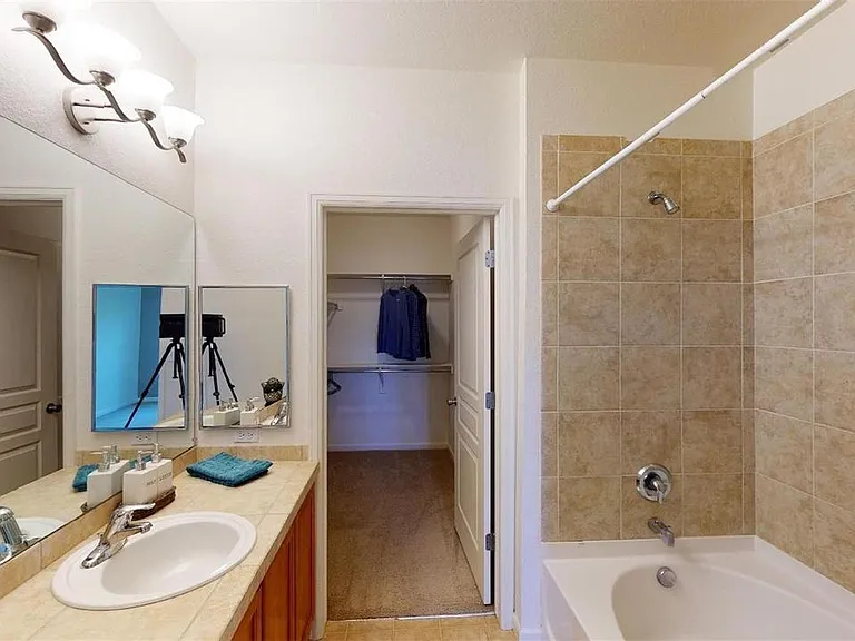9300 E Florida Ave #1008 — Photo 2