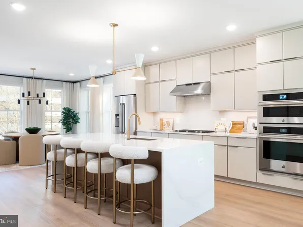 11967 Northpark Dr, North Bethesda, MD 20852