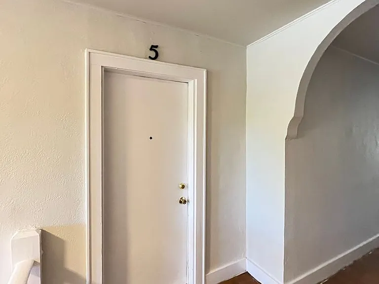 3400 N Robinson Ave — Photo 26