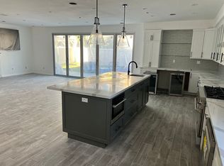 1240 Hacienda Dr, Oxnard, CA 93030