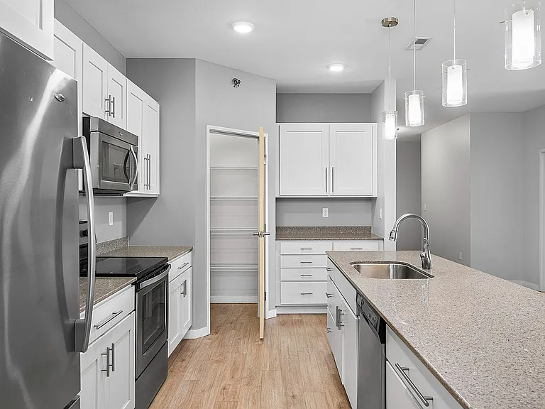 6. Sonoma West G - Kitchen_Reverse1