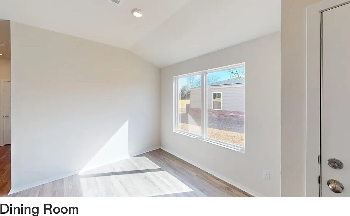 2 bed, 869 sqft, $1,400 — Photo 4