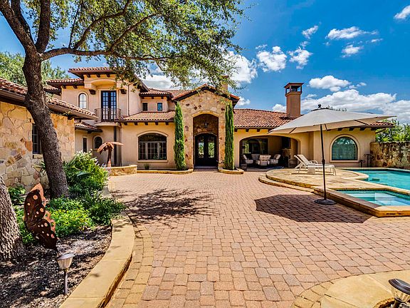 3rd image of 166 Encantada