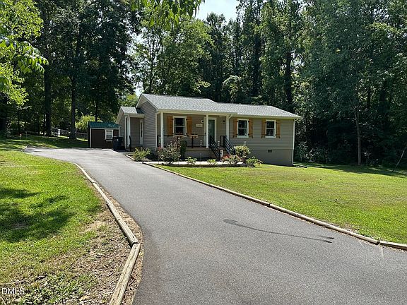 3rd image of 1011 Shirley Dr