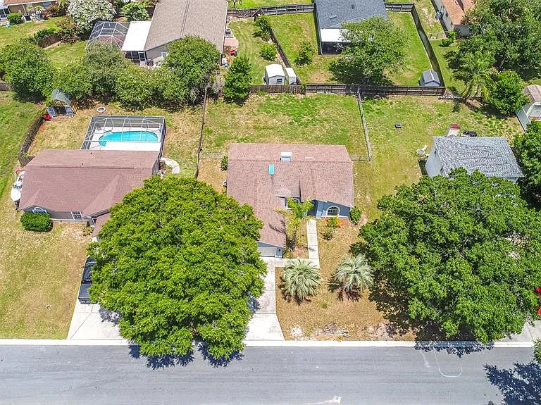 5126 Martinique Dr — Photo 15